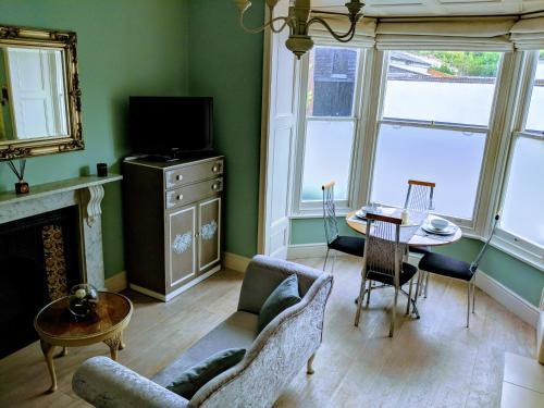 Beautiful One Bedroom Ground Floor Apartment With Parking, Exeter, 