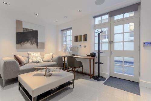 Mayfair 1 Bedroom Flat, Oxford Circus, 