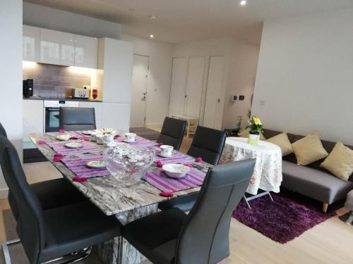 Luxury 2-bedroom 5-bed Close To Excel O2 & City, Charlton, 