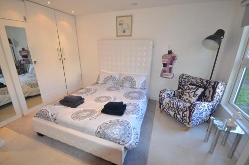 Canal Side Apartment Mk, Newport Pagnell, 