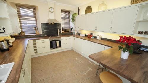 Lyndhurst Apartment, Langland, Mumbles, 