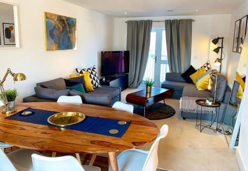 Next Level Apartments At Station View - Guildford Centre, Guildford, 