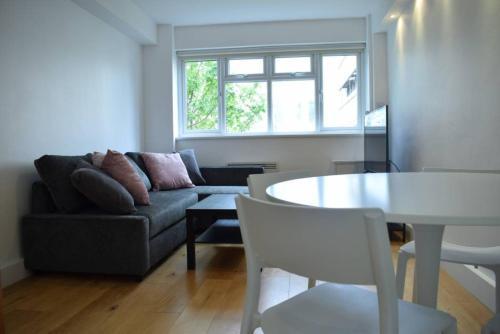 Quiet 2 Bedroom Flat In Whitechapel, Whitechapel, 