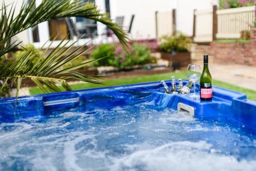 City Retreat W/hottub+bbq, Cardiff, 