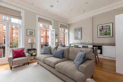 Stylish Flat In South Kensington With Balcony!, North Kensington, 