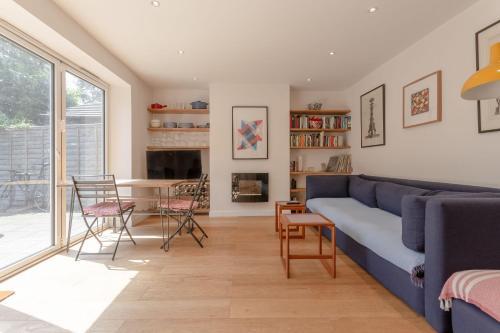 2 Bedroom Flat With Private Garden East London, Stepney, 