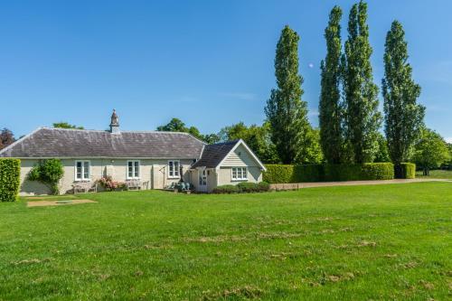 Quaint Cottage In The Middle Of A Large Beautiful Private Park - Barhams Cartlodge, Dedham, 