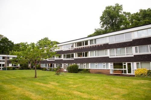 Large Ground Floor, 2 Bedroom Flat, Free Parking, Furnished, Edgbaston, 