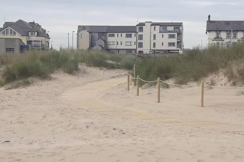 Cosy Castlerock Beside Beach Golf Course Still Open, Portstewart, 