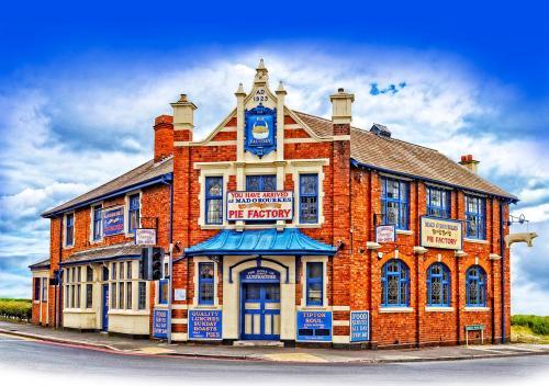 Mad O'rourkes Pie Factory, Tipton, 