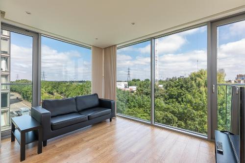 2br Flat W/ Great View& Balcony In Tottenham Hale, Tottenham, 