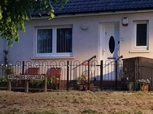 Peaceful Cottage, Between Loch Lomond And Glasgow, Clydebank, 