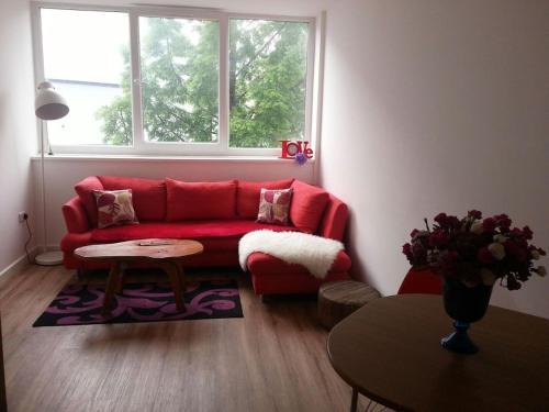 2 Bedrooms Entire Flat 1 Min To Train & Central, Portsmouth, 