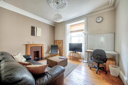 2br Flat Near King's Theatre By Guestready, Edinburgh, 