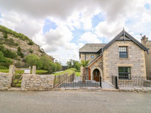 Winster Cottage, Lindale, 