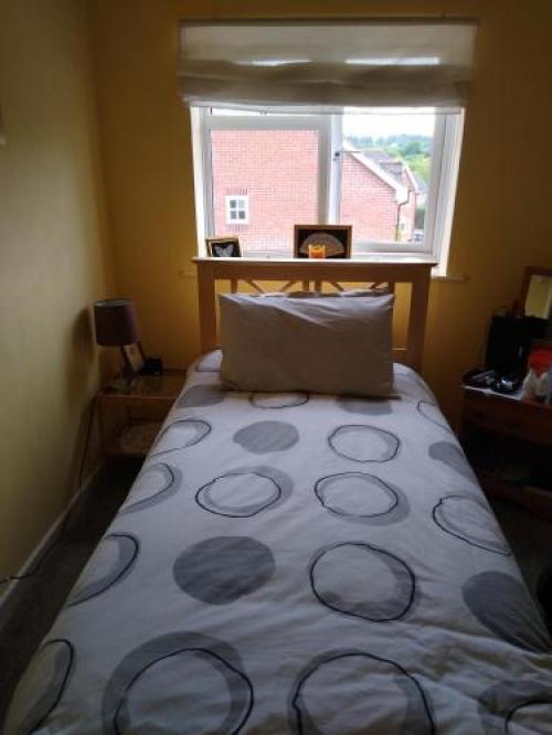 Room Near Warwick & Rail Station, Hatton, 