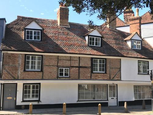 Nethersole House - A Grade 11 Listed Home In Canterbury, Canterbury, 