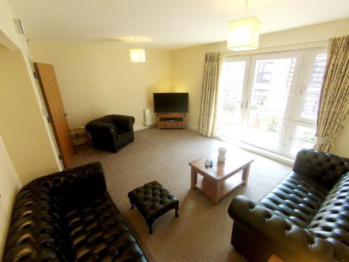 Charming 4 Bedroom Apartment By Royal Botanic Garden, Edinburgh, 