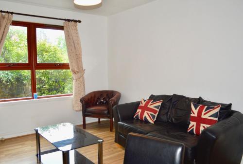 Spacious 2 Bedroom Ground Floor Flat In Leith, Edinburgh, 