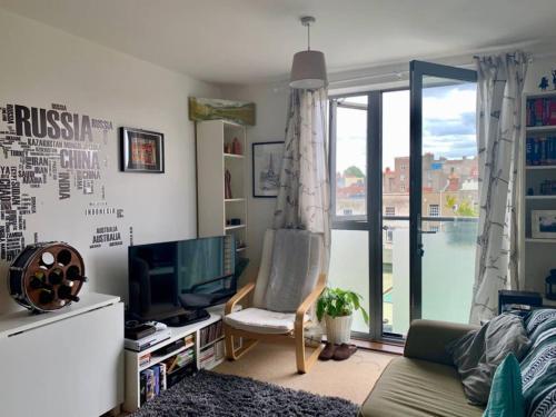 1 Bedroom Apartment Near Stokes Croft, Cotham, 