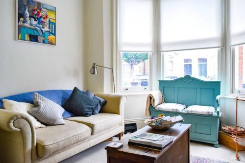 Pretty Brixton 1 Bedroom Flat With Garden, Clapham, 