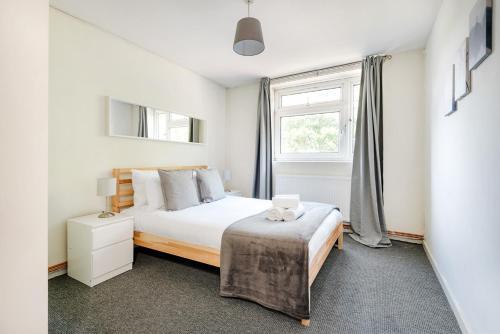 Kennedy Towers - Three Bedroom In Putney, East Putney, 