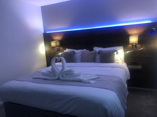 Duplex Serviced Apartment Near L& D Hosptail And M1 J11, Luton, 