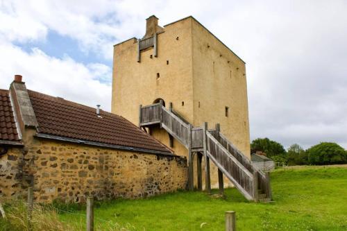 Liberton Tower-your Private Castle, Newington, 