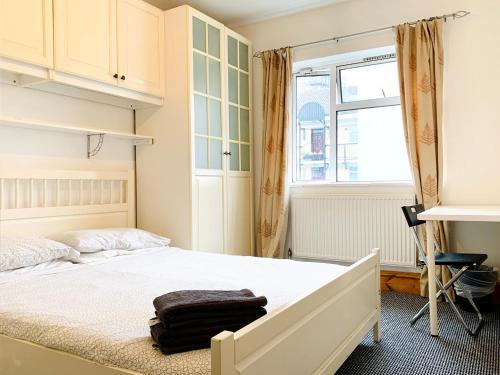 Tower Bridge Accommodations - 25, Wapping, 