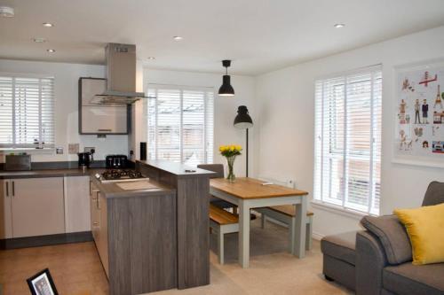 Modern Edinburgh Flat Close To City Centre, Edinburgh, 