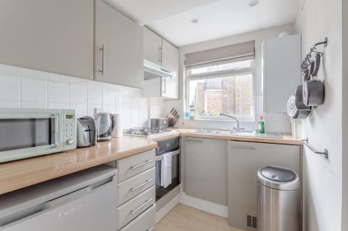 Lovely Victorian Flat In Beautiful Barnsbury, Islington, 