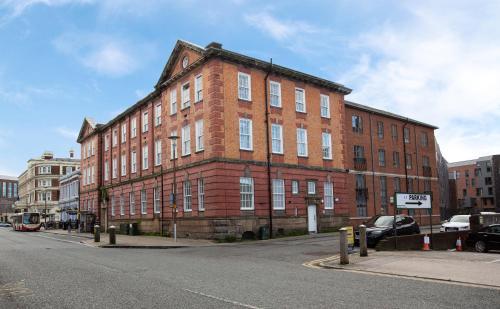 Chester Railway Station Luxury Apartment, Chester, 