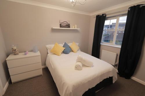 Modern City Townhouse Perfect For Large Groups, Stay Under One Roof, Just Over The Tyne, Gateshead, 