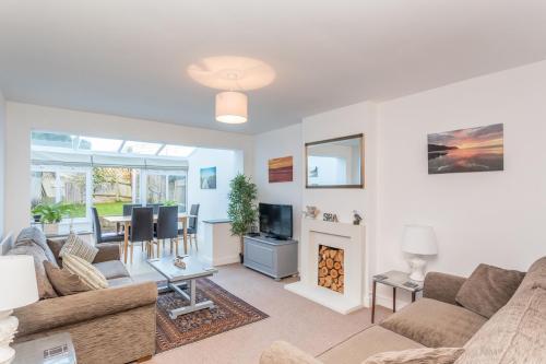 Utopia House - 3 Bedroom House, Hurstpierpoint, 