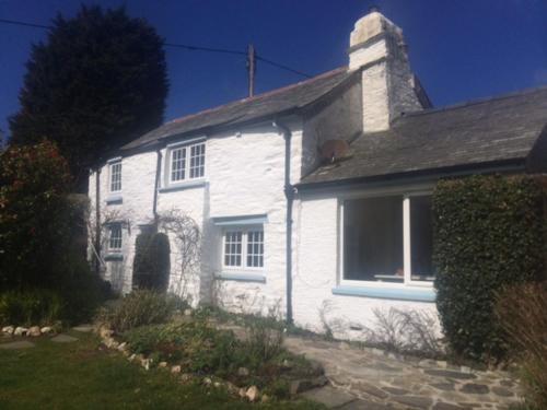 Briar Cottage - Quirky Fishermans Cottage With A Twist, Boscastle, 