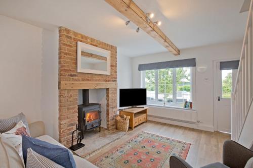 Log Burning Stove Off-street Parking Country Views, Walshford, 