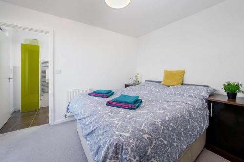 2 Bedroom Penthouse, Canning Town, 