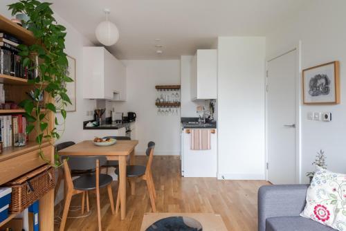 Cosy Apt In Kentish Town By Guestready, Holloway, 