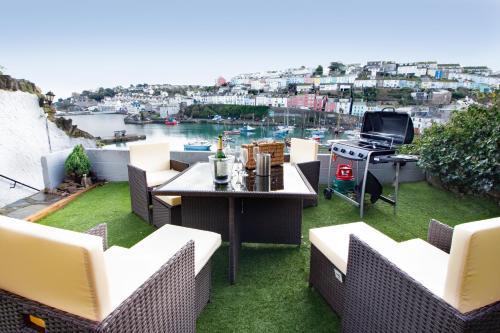 High Hopes, Newly Renovated Sailor's Loft With Private Terrace & Parking Permit, Brixham, 