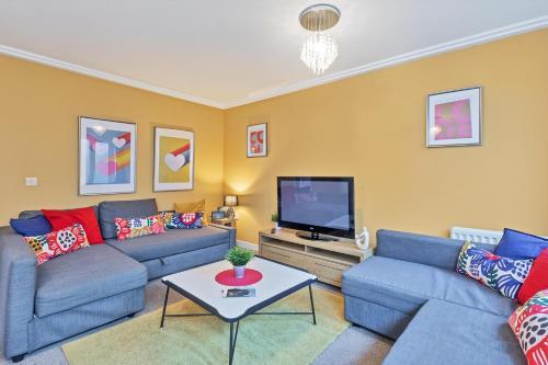 Central Big House - Large Group House - 4 Bedrooms 3 Bathrooms - Roof Terrace - City Centre, Brighton, 