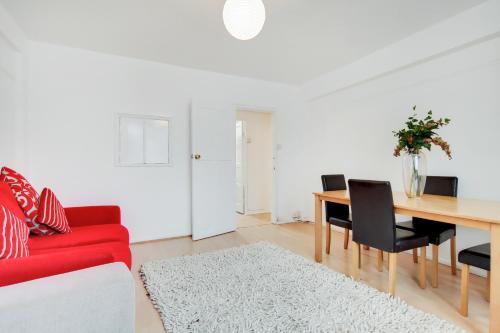 Cosy 3 Bed Family Apartment Near Kings Cross, Grays Inn, 