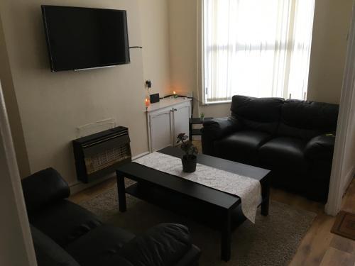 Chosen Harrow Apartment, Tuebrook, 