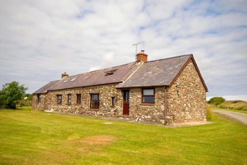 Tai Bach Cottage, Trefin, 