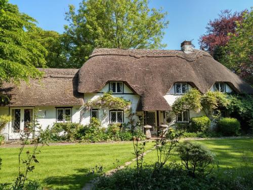 Thatched Eaves, Ringwood, 