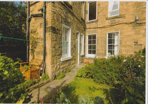 Shandon Garden Flat, Murrayfield, 