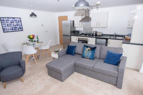 Hereward Tower Central Apartment - Free Parking - Lift Access - Self Check In, Peterborough, 