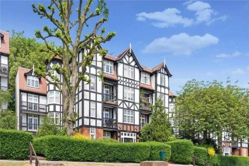 1 Bed Flat Hampstead Heath, Highgate Village, Highgate, 