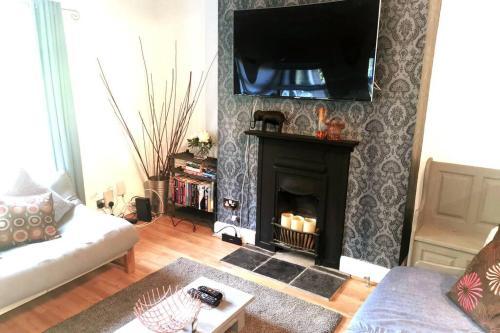 Funky Mezzanine Apartment In Great Central Location, Cardiff, 