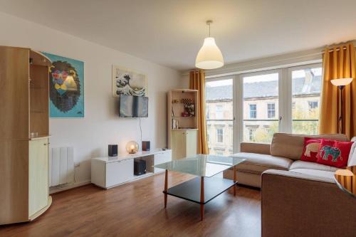 Bright & Modern Apt. Close To Secc Hydro, Garnethill, 