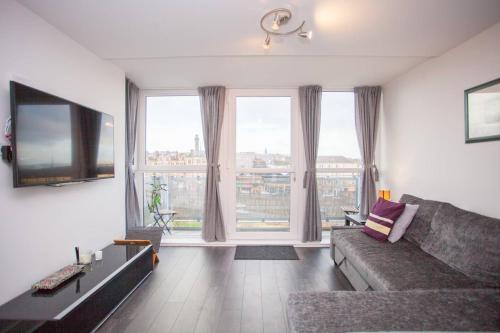 Stylish And Modern City Centre Flat With Balcony, Garnethill, 